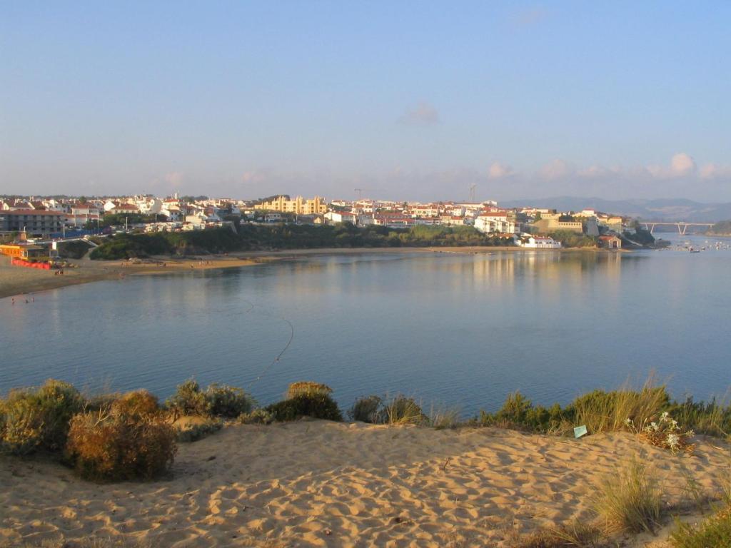 فندق Casa Do Adro Da Igreja Turismo De Habitacao فيلا نوفا دو ميلفونتس المظهر الخارجي الصورة