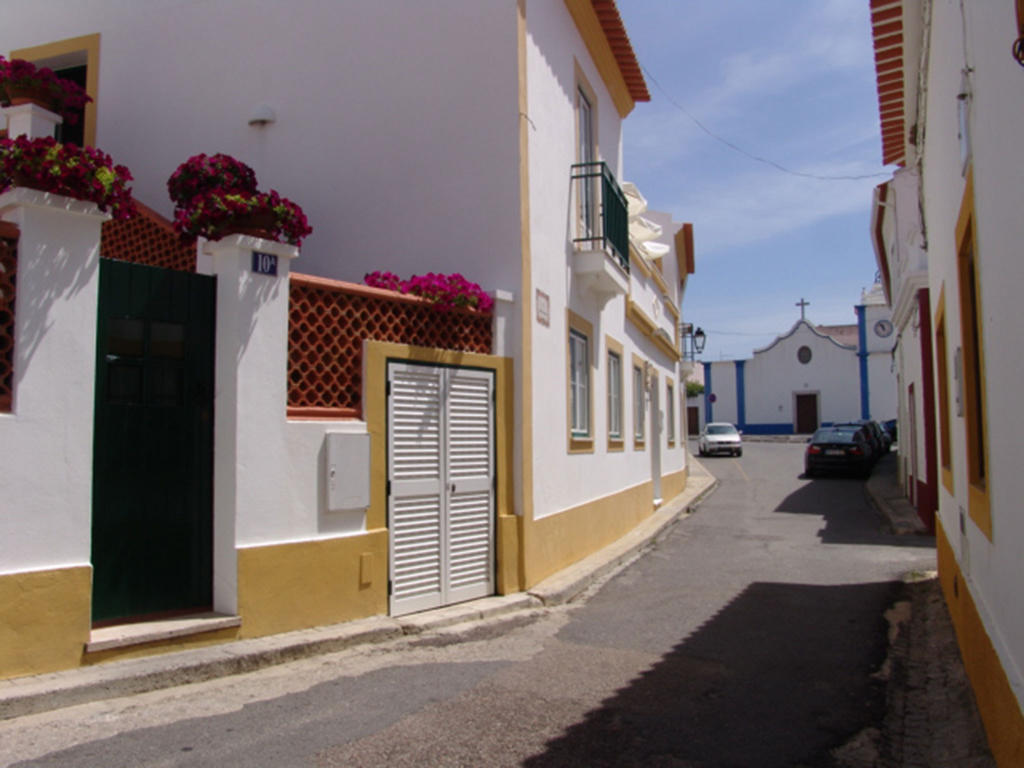 فندق Casa Do Adro Da Igreja Turismo De Habitacao فيلا نوفا دو ميلفونتس المظهر الخارجي الصورة